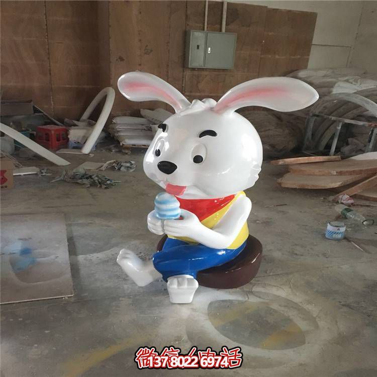 可愛小兔子玻璃鋼雕塑，點(diǎn)綴園林景觀