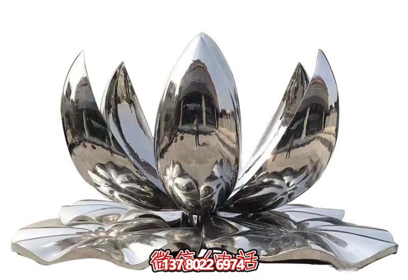 鏡面不銹鋼蓮花雕塑，為公園帶來活力