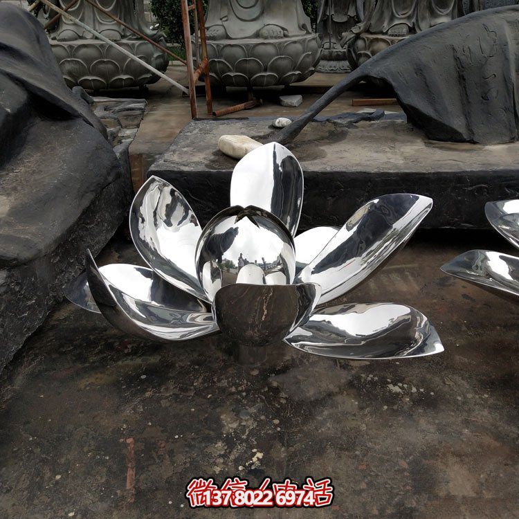 藝術(shù)融入公園，炫彩不銹鋼鏡面荷花雕塑