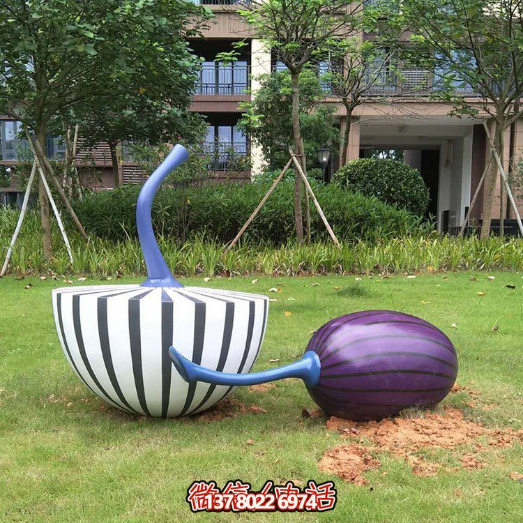 玻璃鋼創(chuàng)意雕塑小品——點(diǎn)綴小區(qū)園林