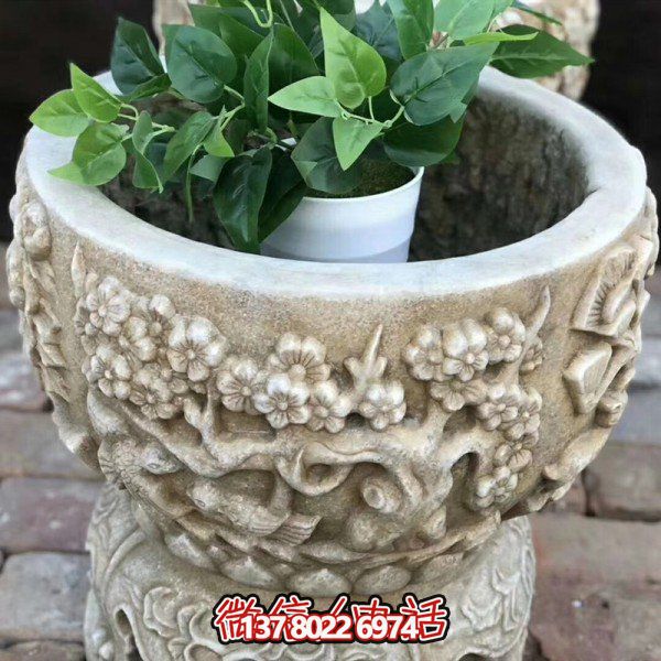精美藝術石雕花盆，讓繁復多彩的花紋與浮雕結合，打造出精美的大理石雕塑