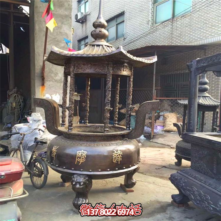 仿古寶蓋圓形香爐，擺放于寺廟、道觀等室內(nèi)