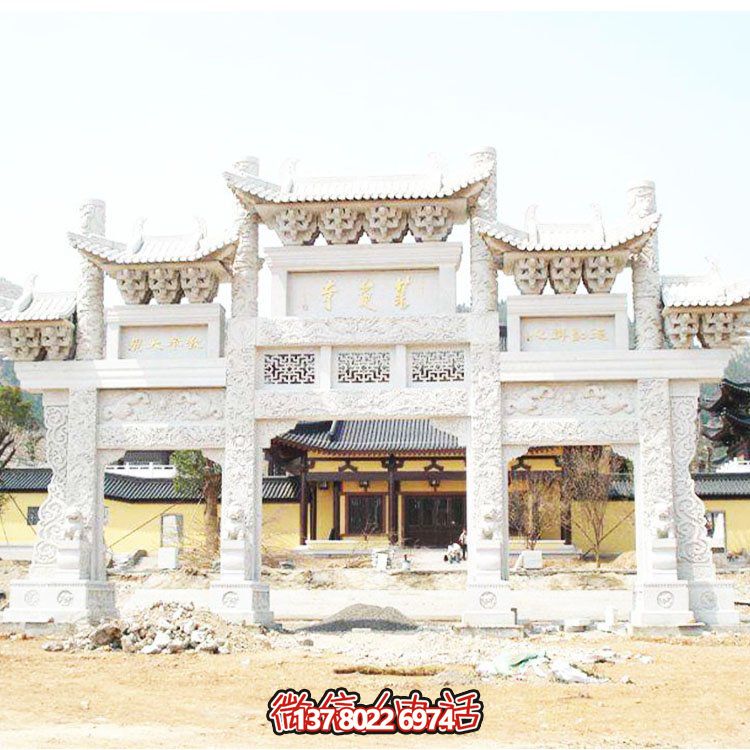 精細工藝刻石牌坊，裝點小區(qū)村口