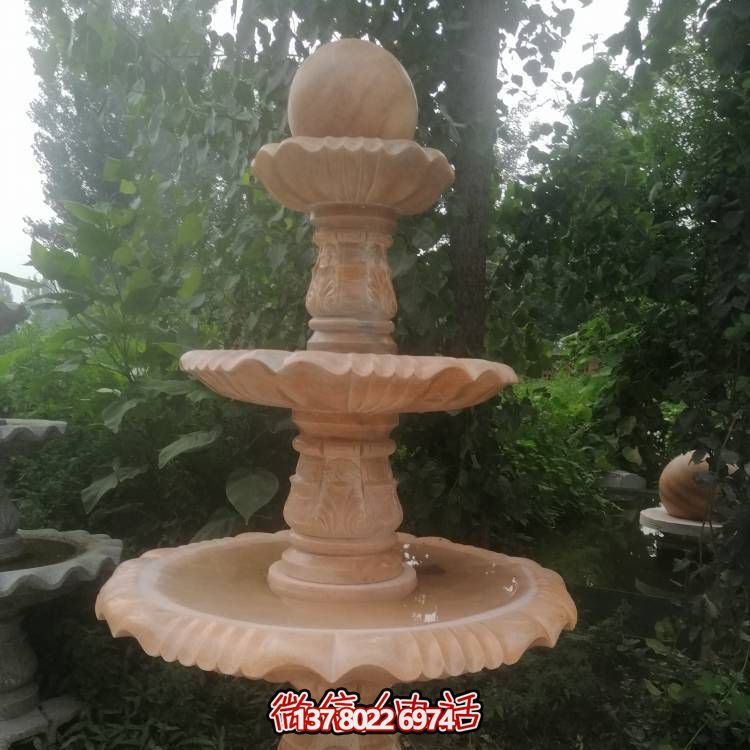 紅色多層噴泉擺件，晚霞下的庭院更加美麗