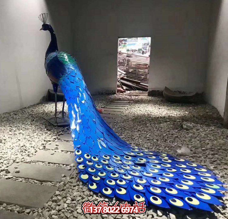 優(yōu)質(zhì)不銹鋼孔雀雕塑，為城市廣場(chǎng)添彩