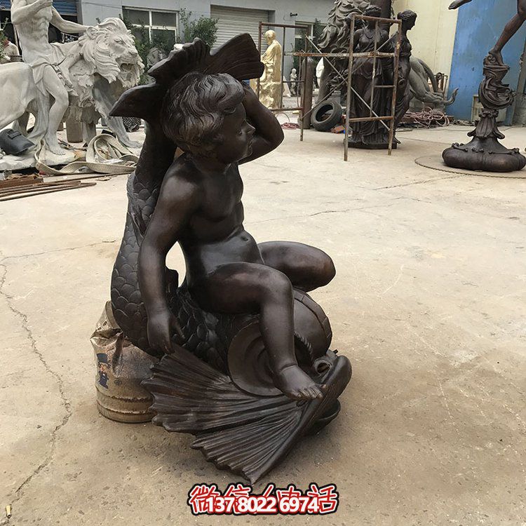 創(chuàng)意銅雕魚坐椅，讓兒童享受景觀之美