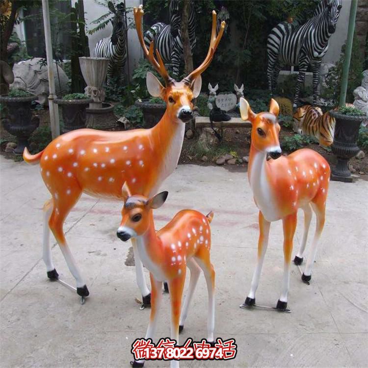 玻璃鋼仿真梅花鹿雕塑，為你的園林景觀增添仙氣