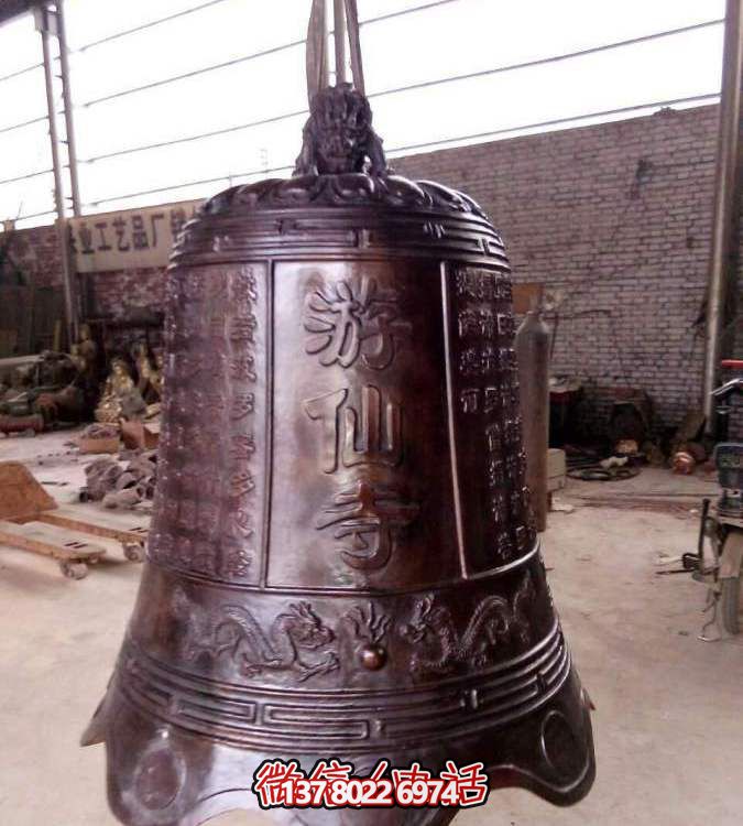 傳統(tǒng)工藝精雕黃銅掛鐘，傳承古老祈福文化