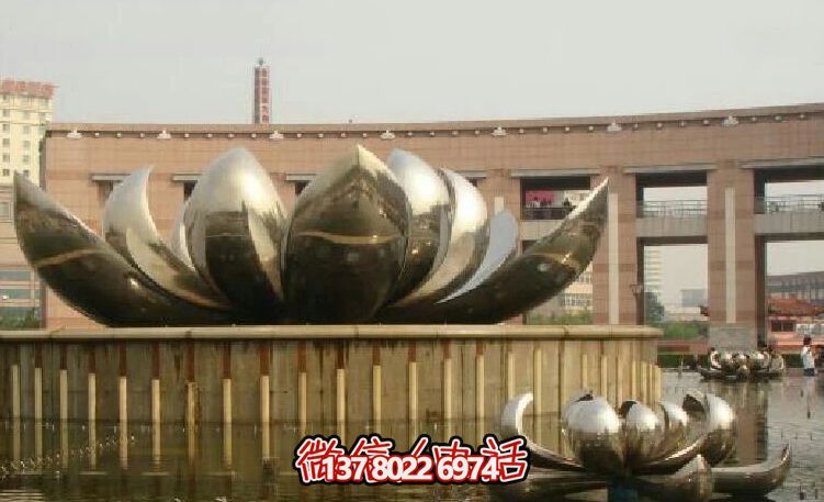不銹鋼荷花雕塑，美化家園，增添小區(qū)公園戶外環(huán)境