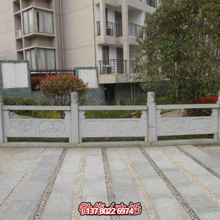 高品質(zhì)青石雕刻欄桿欄板，為您的小區(qū)裝飾添彩