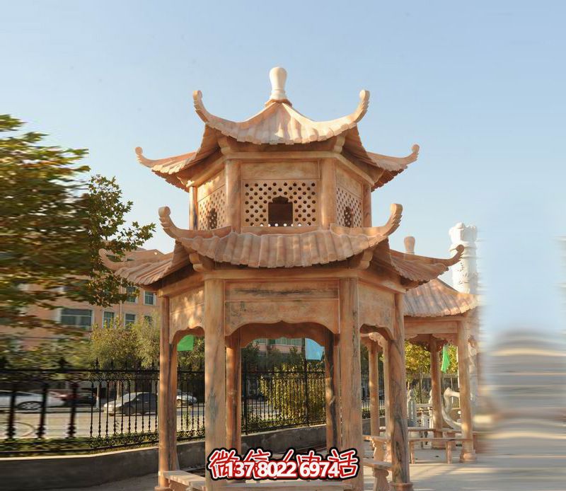 雙層涼亭，讓晚霞紅彩點(diǎn)綴庭院