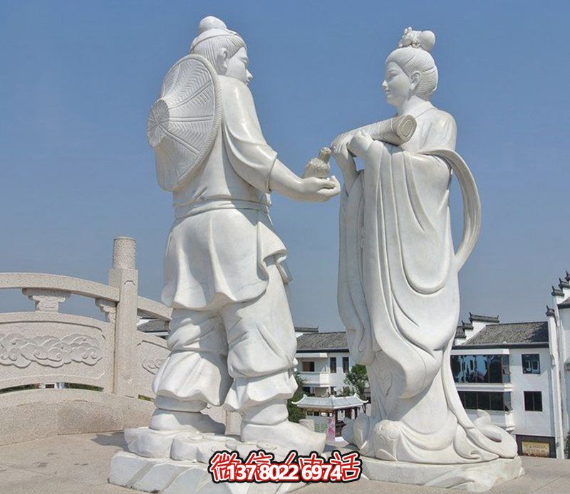 古代牛郎織女石雕，擺放于花園廣場，帶來漢白玉般的浪漫氣息