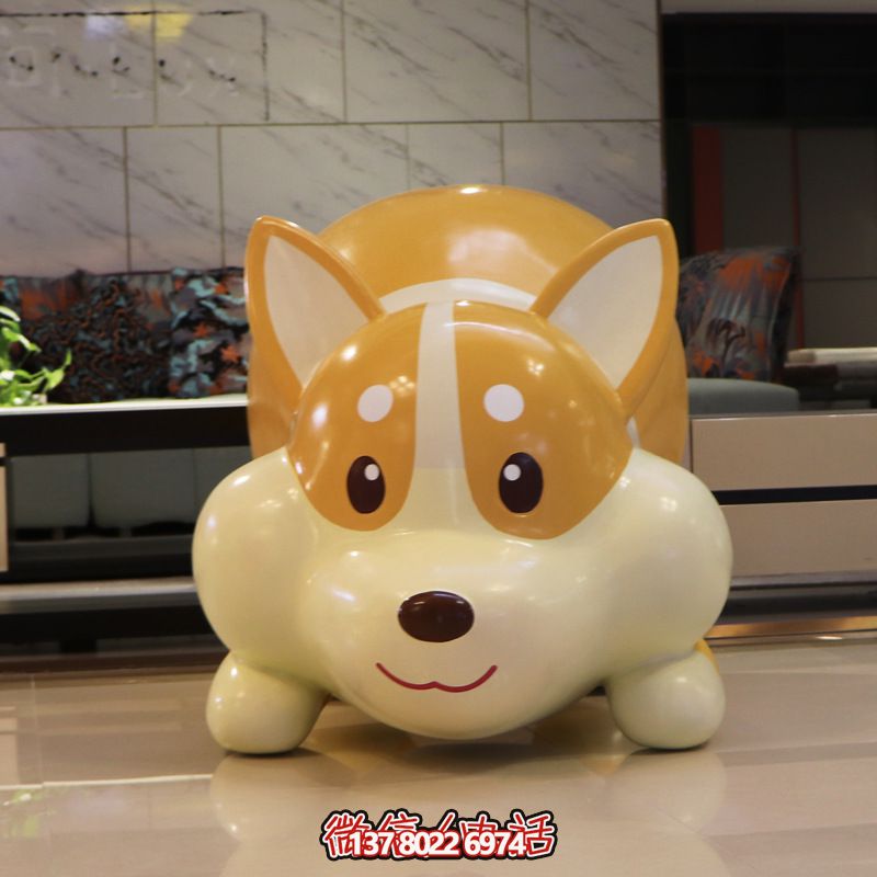 新推出的可愛卡通玻璃鋼著狗雕塑游樂園，給你一個(gè)全新的游樂體驗(yàn)！