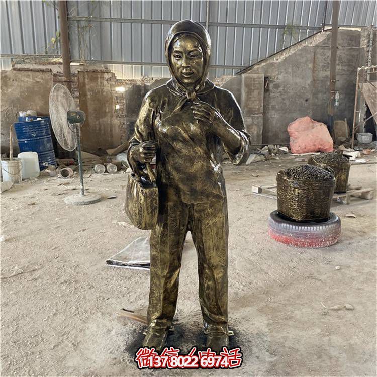 玻璃鋼仿銅人物雕塑，美化園林景區(qū)