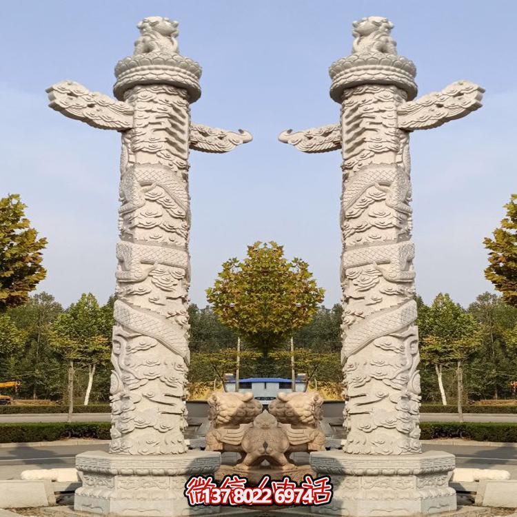 精美大理石手工雕刻龍紋華表雕塑，點綴廣場美景