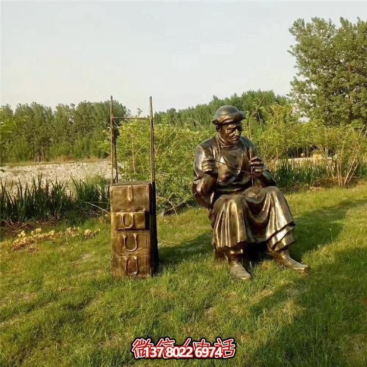 藝術(shù)精美的銅雕人物雕塑，點(diǎn)綴美麗的戶外園林景觀