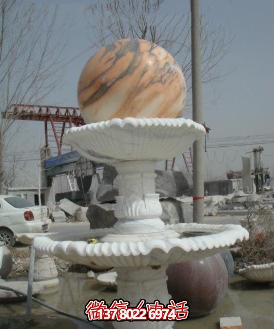 公園完美融合大理石、風(fēng)水球、噴泉和雕塑的美景