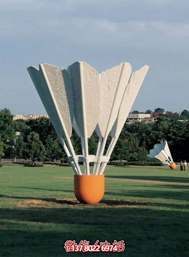 多功能玻璃鋼仿真雕塑羽毛球框，為戶外草坪增色