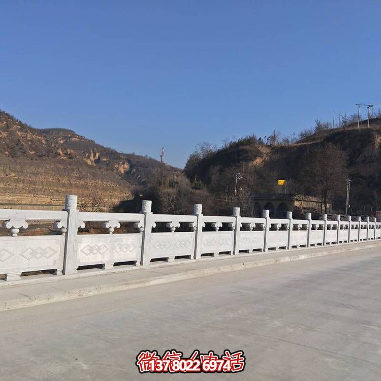 精美的大理石雕塑欄桿，締造完美景觀