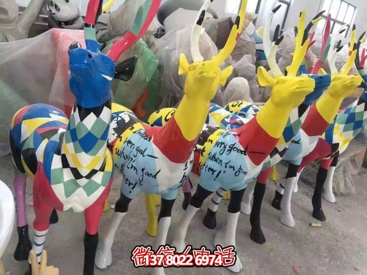 彩繪玻璃鋼鹿雕塑，商場(chǎng)、兒童樂園風(fēng)格擺件