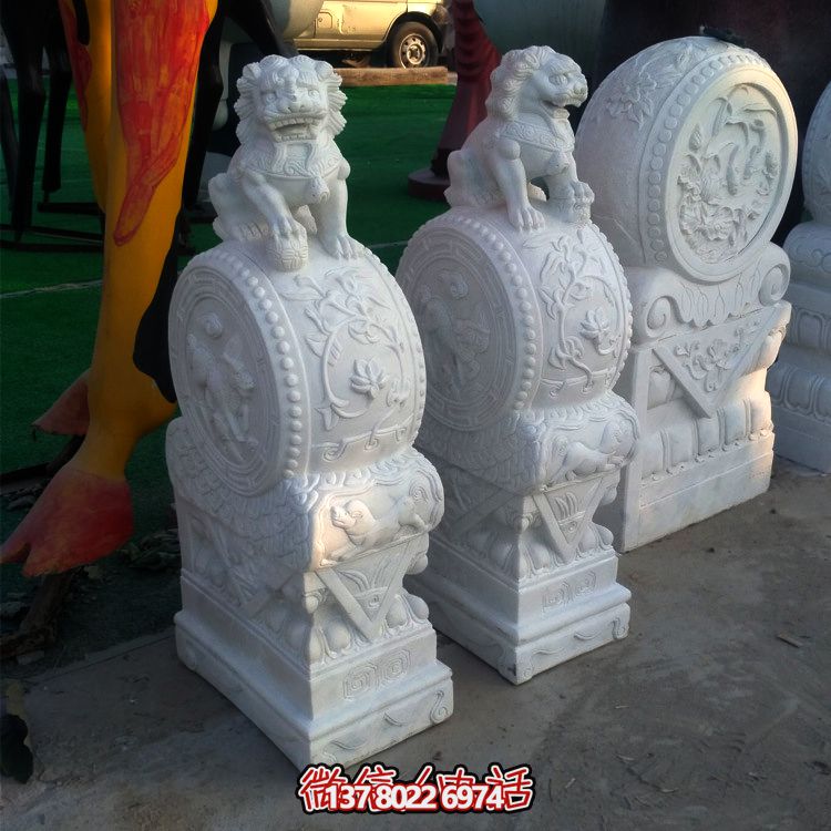 濃縮漢文化，以仿古建筑漢白玉雕塑裝點宮殿門墩