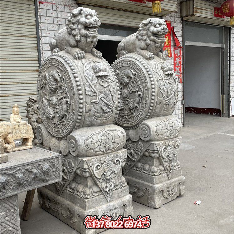 大個(gè)的石雕門墩抱鼓石，漢白玉仿古門墩