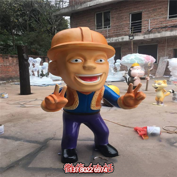 光頭強(qiáng)玻璃鋼雕塑，比v的光頭強(qiáng)