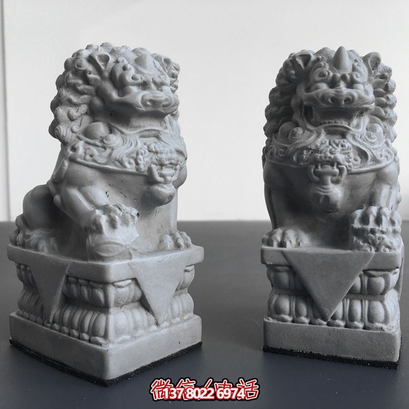 青石石雕一對(duì)看門的石獅子雕塑 青石石雕一對(duì)看門的石獅子雕塑